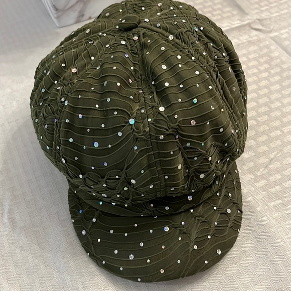 Moss Green Women's Beret with Iron on Sequins NWT - Picture 4 of 11